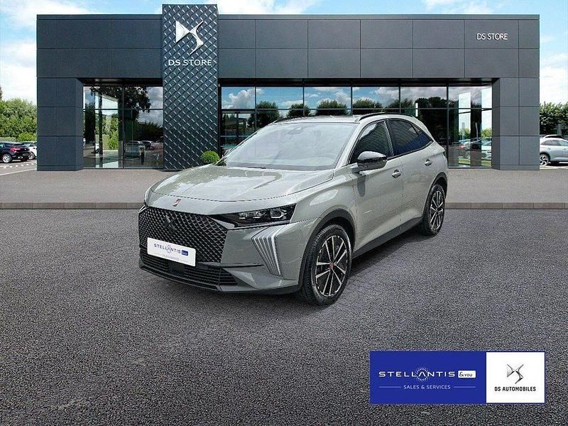 Grau Gebraucht 2025 DS Automobiles DS7 Crossback Performance Line Plus SUV | 31.990 € (Fairer Preis) - Bild 1/4