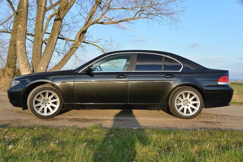 Second-hand BMW 735 272 CP (200 kW) 2002 Negru Berlinǎ