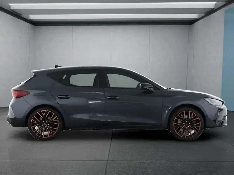 Neu Cupra Leon 272 PS (200 kW) 2026 Grau Kleinwagen