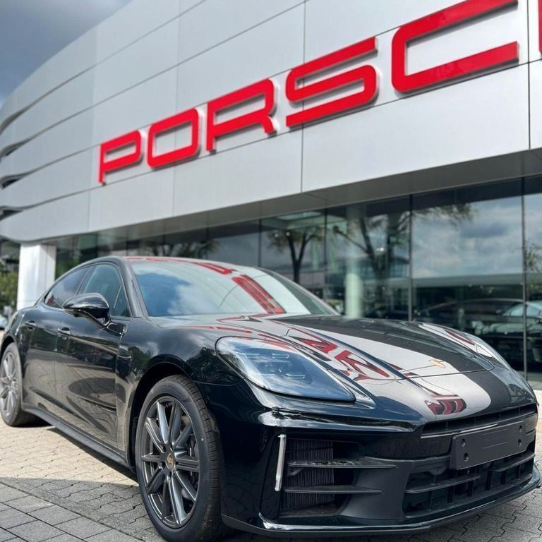 Schwarz Neu 2025 Porsche Panamera 4 Limousine | 123.165 € - Bild 1/4