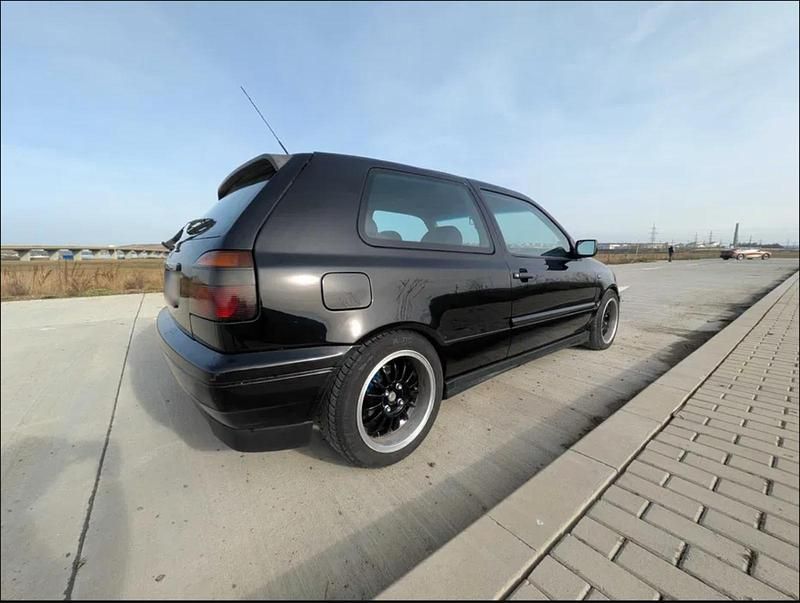 Second-hand VW Golf 101 CP (74 kW) 1997 Negru Coupe