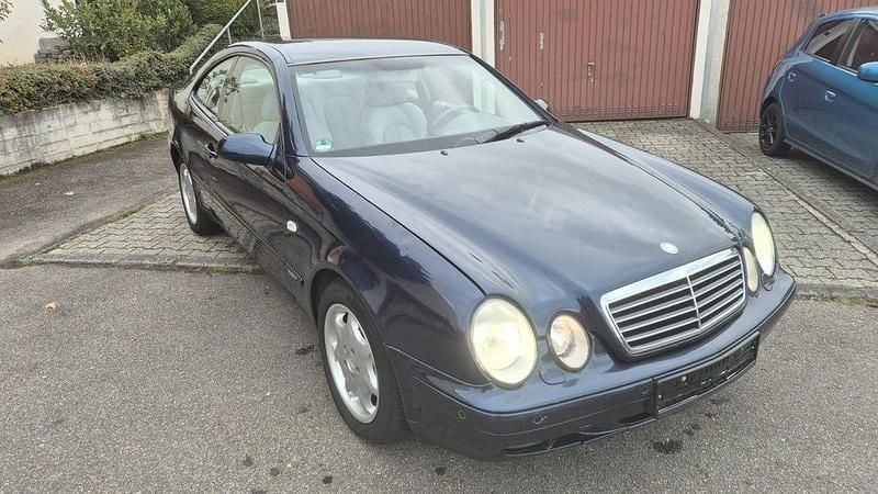 Gebraucht Mercedes CLK320 218 PS (160 kW) 1998 Blau Coupé