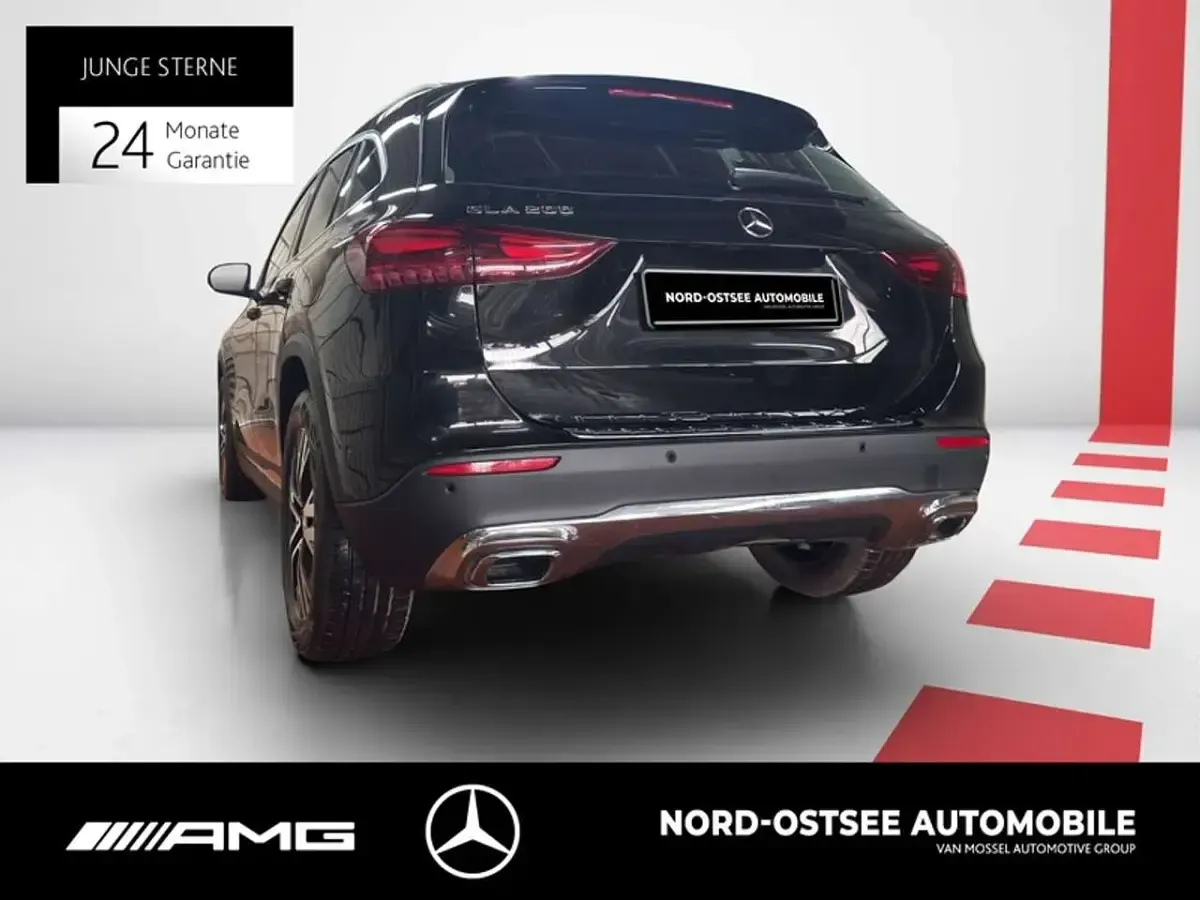 Gebraucht Mercedes GLA200 Progressive 163 PS (119 kW) 2025 Metalliclack kosmosschwarz SUV
