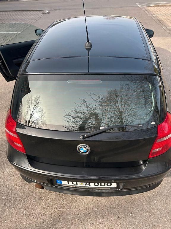 Gebraucht BMW 118 143 PS (105 kW) 2011 Schwarz Kleinwagen