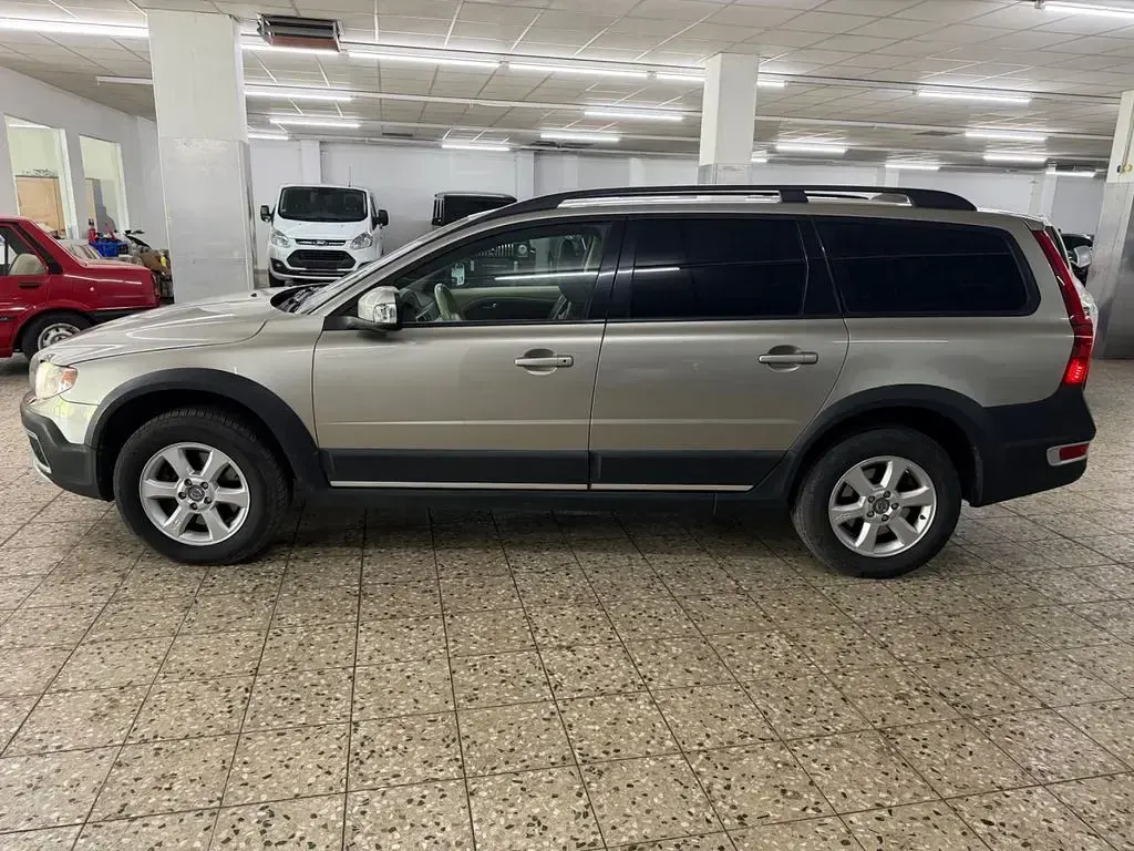Gebraucht Volvo XC70 Momentum 185 PS (136 kW) 2007 Grau Kombi