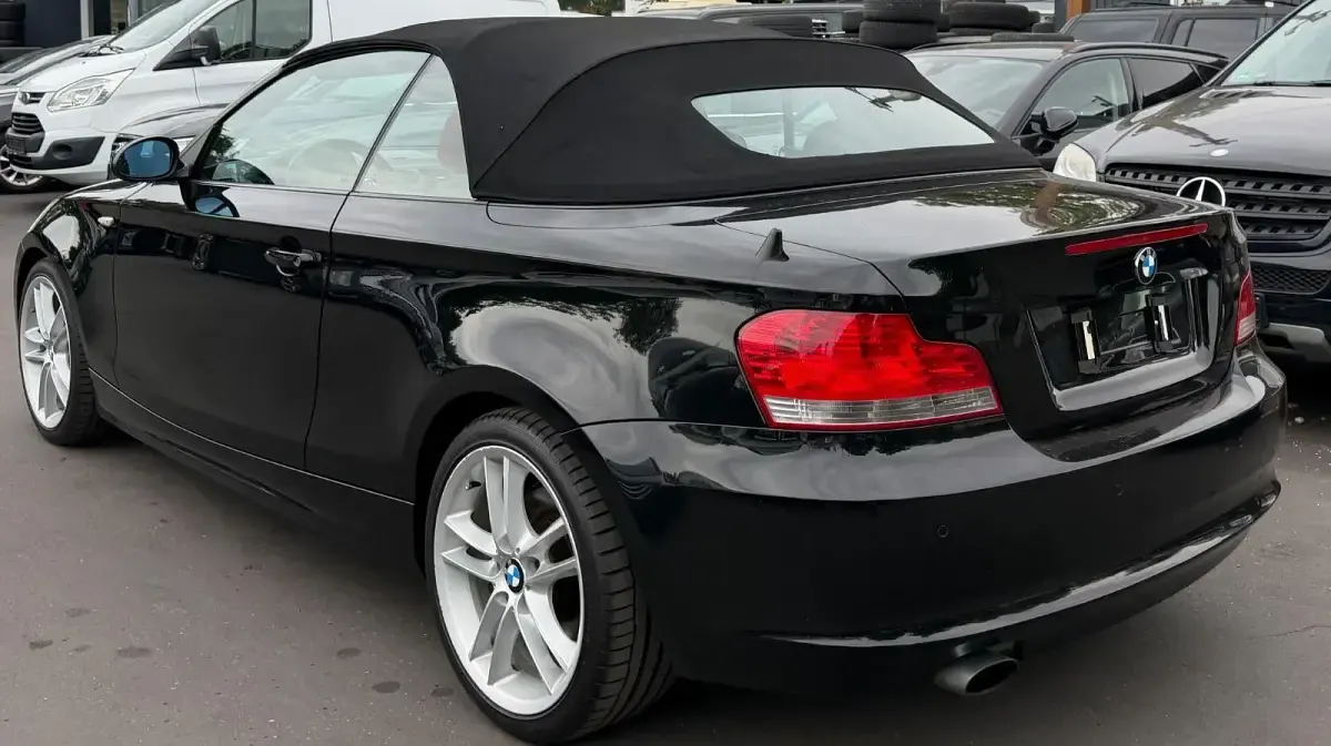 Gebraucht BMW 118 Cabriolet Sport Line 143 PS (105 kW) 2008 Schwarz Cabrio