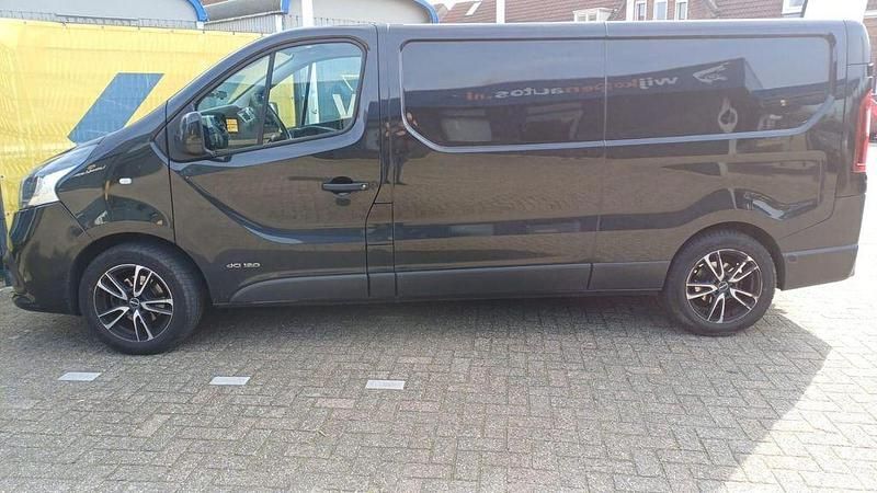 Gebraucht Renault Trafic 121 PS (88 kW) 2017 Schwarz Van / Kleinbus