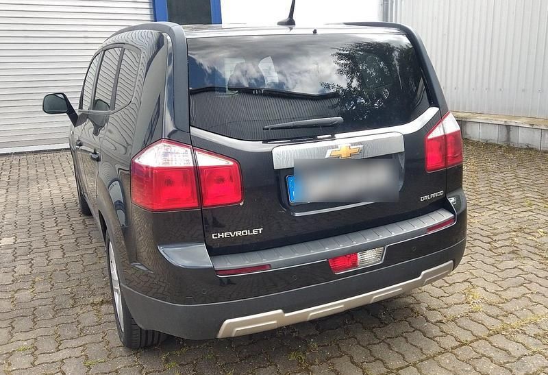 Schwarz Gebraucht 2013 Chevrolet Orlando LT Van / Kleinbus | 7.800 € (Etwas zu teuer) - Bild 1/4