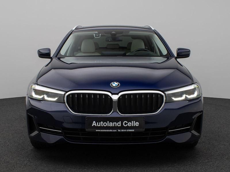 Gebraucht BMW 530 Sport Line 286 PS (210 kW) 2020 Bmw individual tansanitblabeige Limousine