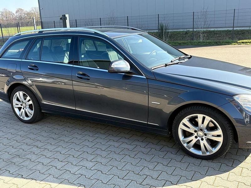Gebraucht Mercedes C320 224 PS (164 kW) 2008 Grau Kombi