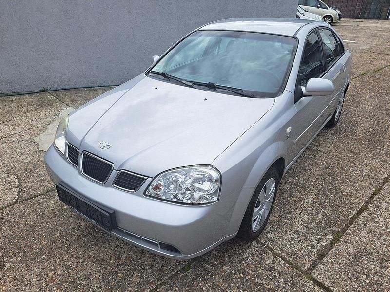 Silber Gebraucht 2004 Chevrolet Nubira Limousine | 1.990 € (Fairer Preis) - Bild 1/4