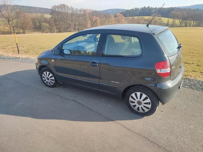 Gebraucht VW Fox Refresh 54 PS (39 kW) 2009 Grau Kleinwagen