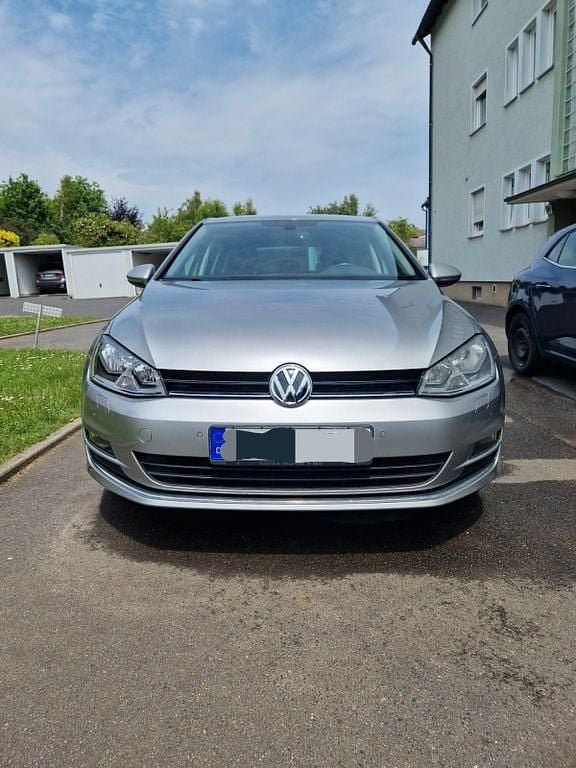 Silber Gebraucht 2016 VW Golf VII Limousine | 11.000 € (Guter Preis) - Bild 1/4