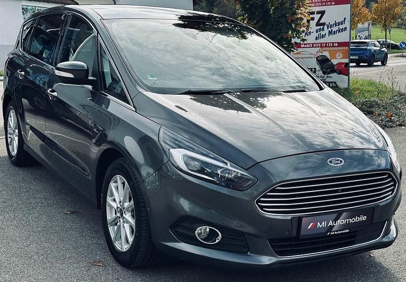 Gebraucht Ford S-MAX Titanium 211 PS (155 kW) 2016 Grau Van / Kleinbus