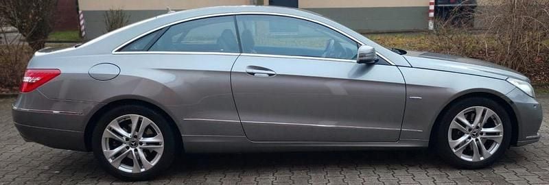 Gebraucht Mercedes E350 292 PS (214 kW) 2010 Silber Coupé