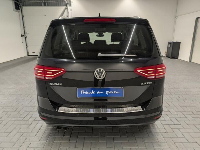 Gebraucht VW Touran Highline 150 PS (110 kW) 2016 Schwarz (tiefschwarzmet.) Van / Kleinbus