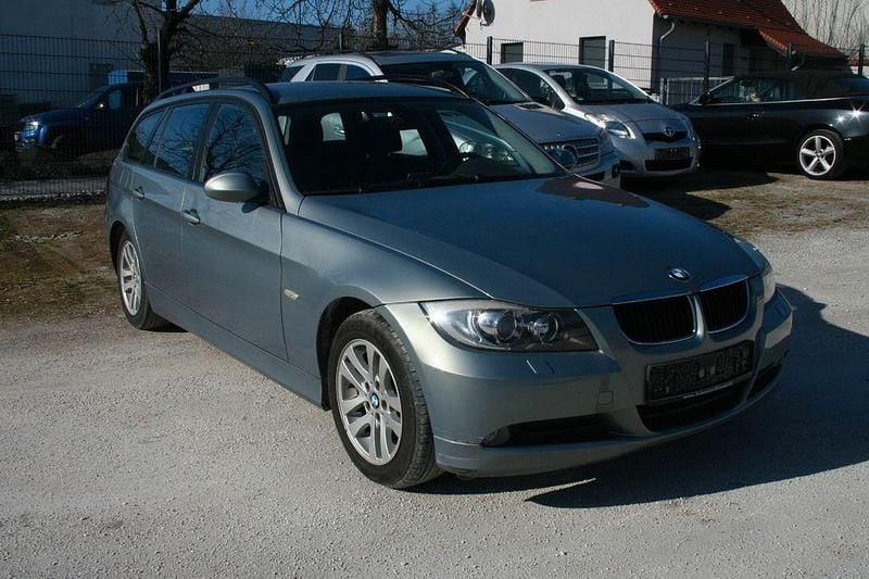 Gebraucht BMW 318 143 PS (105 kW) 2008 Grau Kombi