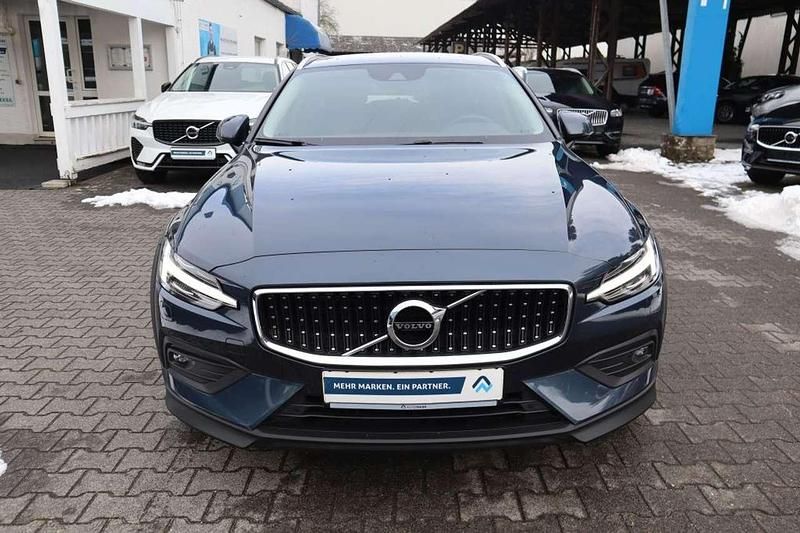 Gebraucht Volvo V60 CC 190 PS (139 kW) 2020 Denim blue Kombi