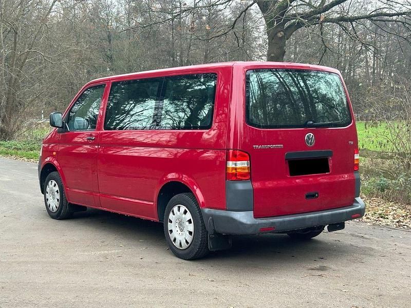 Gebraucht VW Caravelle 131 PS (96 kW) 2007 Rot Van / Kleinbus