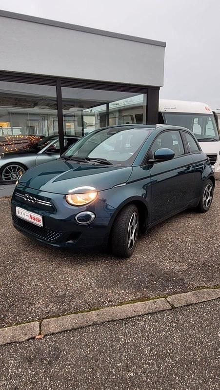 Gebraucht Fiat 500e Action 69 kW (95 PS) 2022 Grün Kleinwagen