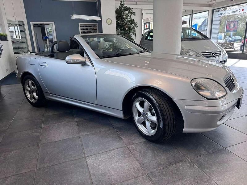 Gebraucht Mercedes SLK320 218 PS (160 kW) 2002 Silber Cabrio