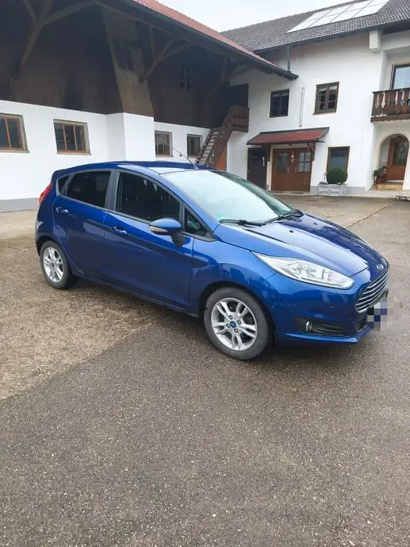 Usata Ford Fiesta SYNC Edition 101 CV (74 kW) 2016 Blu Utilitaria
