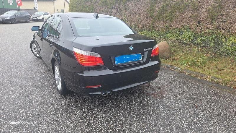Gebraucht BMW 525 197 PS (144 kW) 2008 Schwarz Limousine