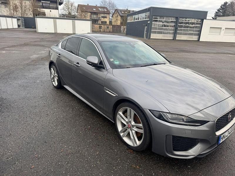 Eiger grey Gebraucht 2020 Jaguar XE R-Dynamic Limousine | 24.900 € (Fairer Preis) - Bild 1/4