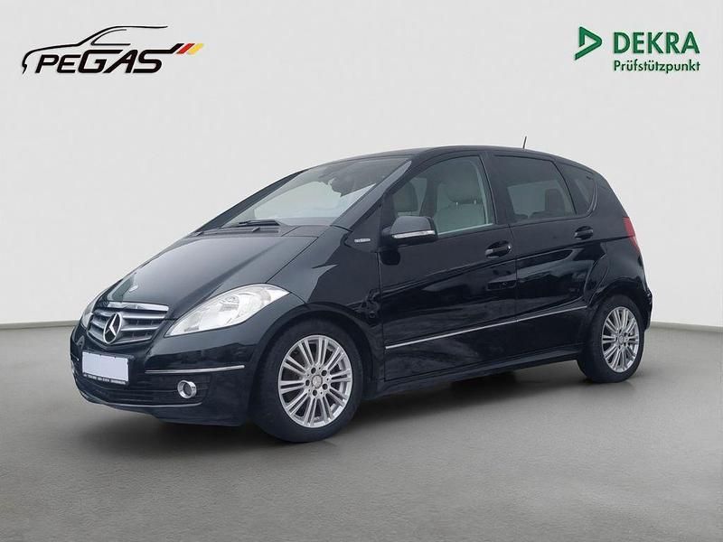 Kosmosschwarz Gebraucht 2009 Mercedes A150 Limousine | 4.949 € (Fairer Preis) - Bild 1/4