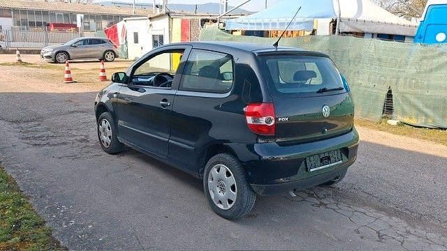 Gebraucht VW Fox Basis 54 PS (39 kW) 2007 Schwarz Kleinwagen