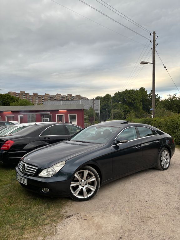 Blau Gebraucht 2007 Mercedes 350 Limousine | 6.900 € - Bild 1/4