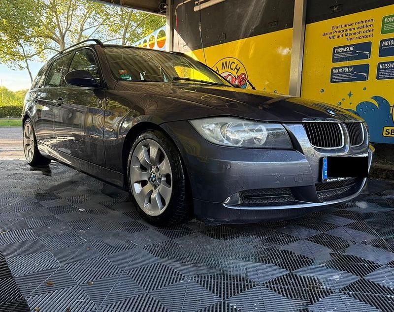 Gebraucht BMW 318 129 PS (94 kW) 2006 Grau Limousine