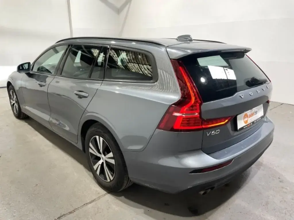 Gebraucht Volvo V60 190 PS (139 kW) 2019 Grau Kombi