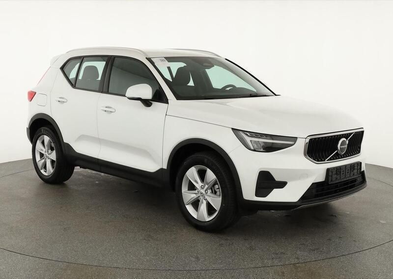Crystal white perlglanzeffekt Neu 2025 Volvo XC40 Core SUV | 37.084 € (Superpreis) - Bild 1/4