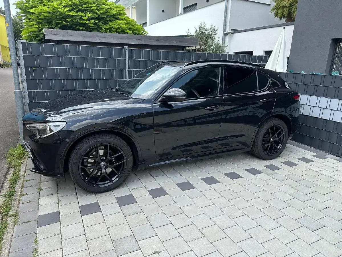 Gebraucht Alfa Romeo Stelvio Veloce 209 PS (153 kW) 2020 Schwarz SUV