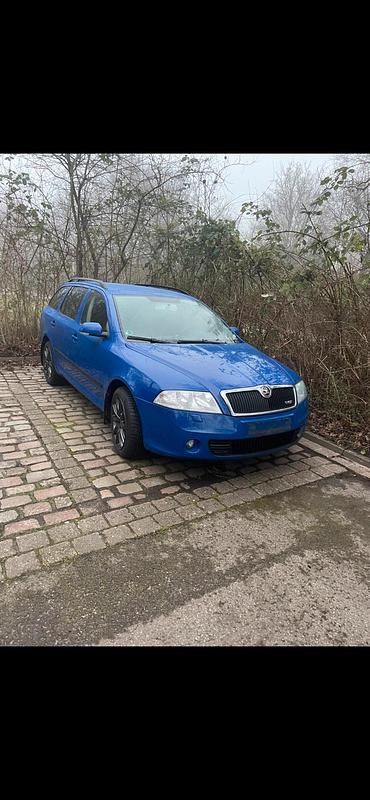 Blau Gebraucht 2006 Skoda Octavia vRS Kombi | 2.100 € - Bild 1/4