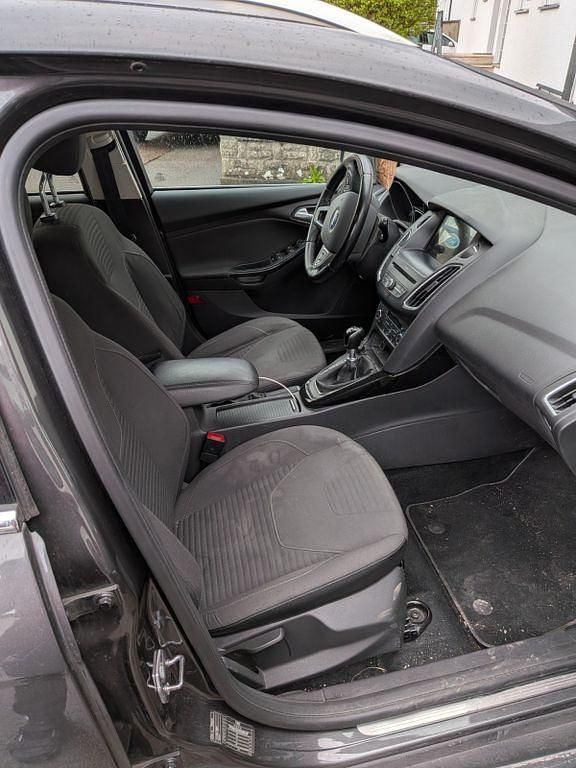 Używany Ford Focus Titanium 120 KM (88 kW) 2016 Szary Sedan/Limuzyna