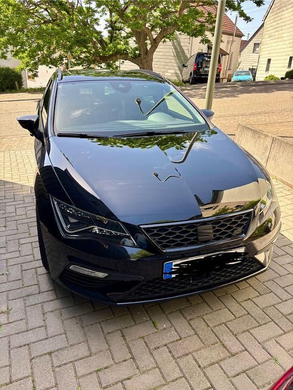 Schwarz Gebraucht 2018 Cupra Leon Limousine | 17.400 € (Fairer Preis) - Bild 1/4