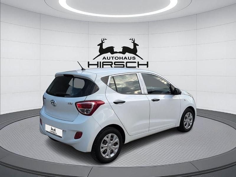 Gebraucht Hyundai i10 Classic 67 PS (49 kW) 2016 Weiß Kleinwagen