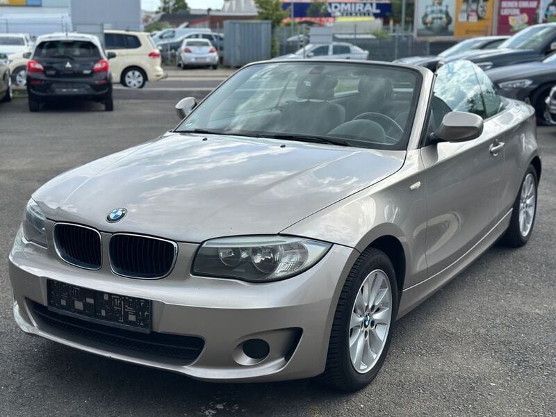 Silber Gebraucht 2011 BMW 118 Cabriolet Efficient Dynamics Cabrio | 8.400 € (Guter Preis) - Bild 1/4