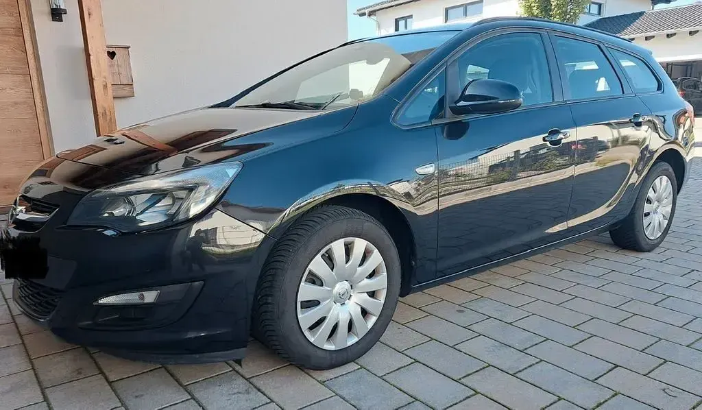 Gebraucht Opel Astra Edition 116 PS (85 kW) 2016 Schwarz Kombi