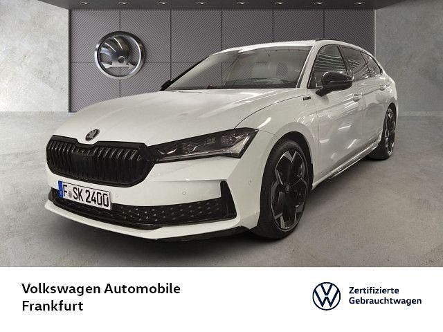 Kristallweiß uni Gebraucht 2025 Skoda Superb SportLine Kombi | 59.950 € - Bild 1/4