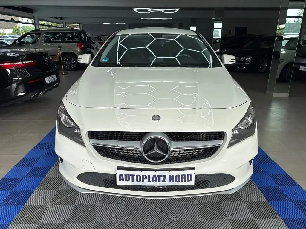 Gebraucht Mercedes CLA200 136 PS (100 kW) 2016 Weiß Coupé