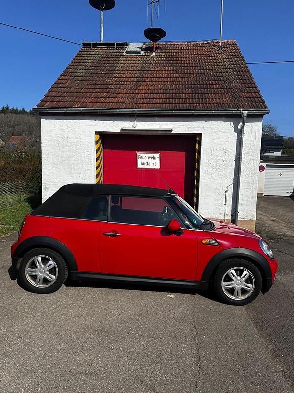 Gebraucht Mini Cooper Cabriolet 122 PS (89 kW) 2010 Rot Cabrio