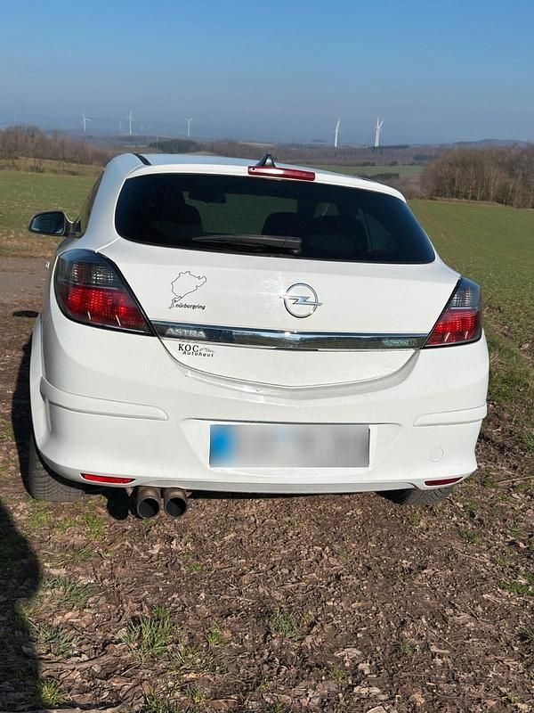 Gebraucht Opel Astra GTC 90 PS (66 kW) 2009 Weiß Coupé