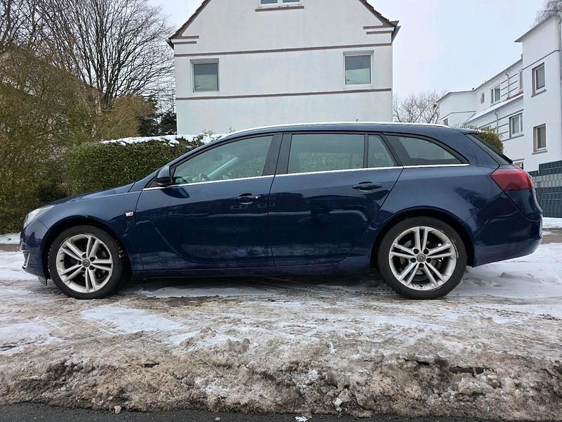 Gebraucht Opel Insignia 140 PS (102 kW) 2014 Blau Kombi
