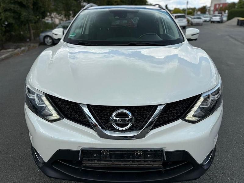 Weiß Gebraucht 2016 Nissan Qashqai N-Connecta SUV | 10.799 € (Guter Preis) - Bild 1/4