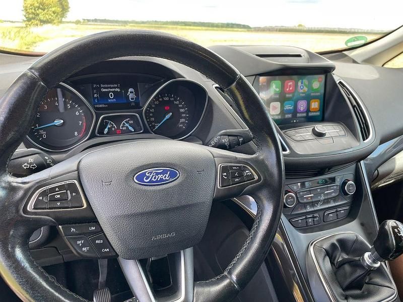 Gebraucht Ford C-MAX Titanium 125 PS (91 kW) 2017 Rot Van / Kleinbus