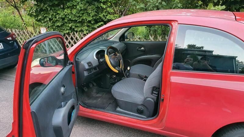 Rot Gebraucht 2003 Nissan Micra Kleinwagen | 1.190 € - Bild 1/4