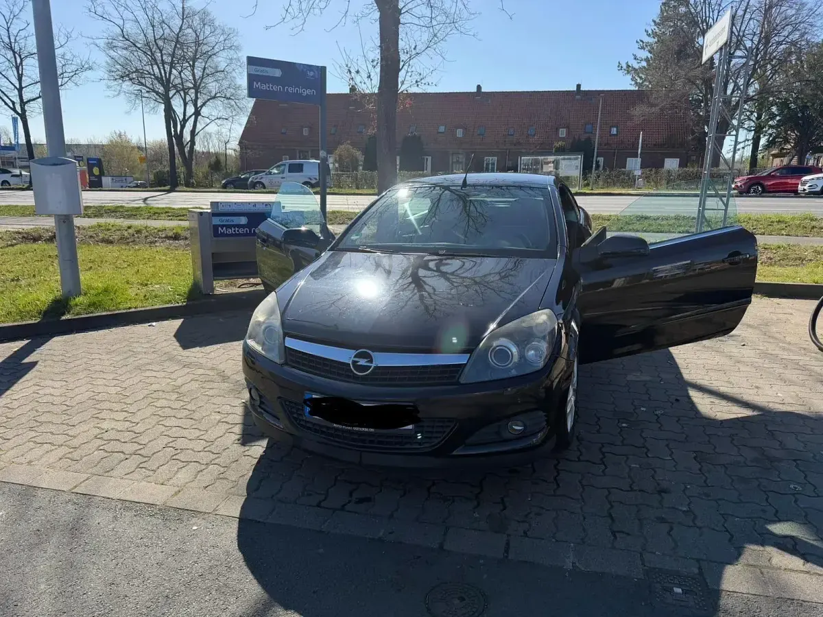 Gebraucht Opel Astra Cosmo 141 PS (103 kW) 2007 Schwarz Cabrio